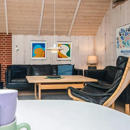 Eco-friendly Retreat With - By Traum Блаванн