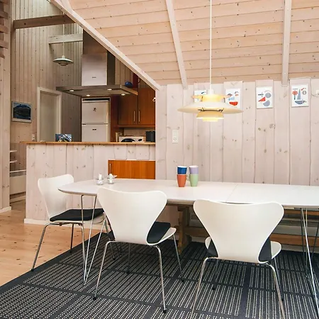 Eco-friendly Retreat With - By Traum Дом отдыха