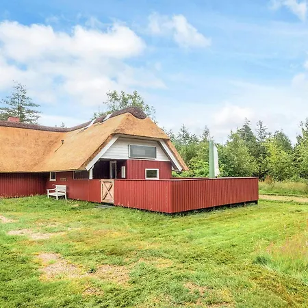 4 Star Holiday Home In Blavand *