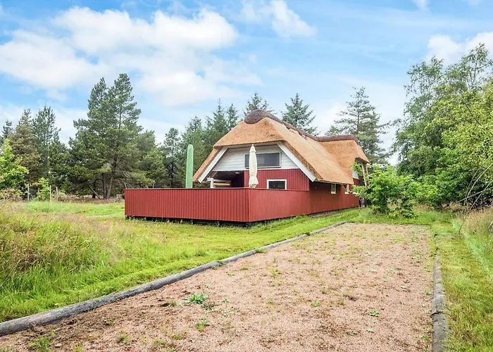 Eco-friendly Retreat With - By Traum *