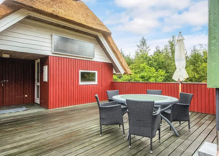 Eco-friendly Retreat With - By Traum Casa vacanze